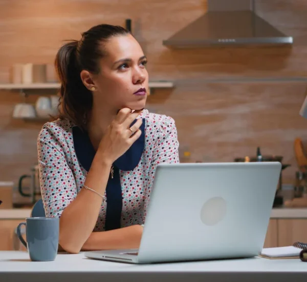 Cómo Registrar un Dominio y Crear tu Sitio Web en 2025