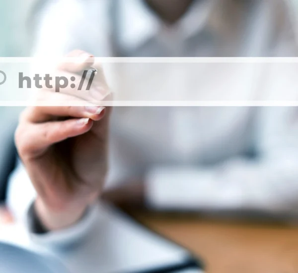 Cómo Seleccionar el Dominio Web Ideal para tu Negocio en 2025