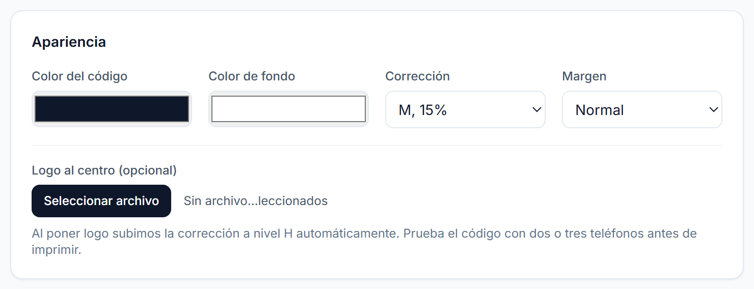 Opciones de apariencia: color del código, color de fondo, nivel de corrección, margen y logo al centro